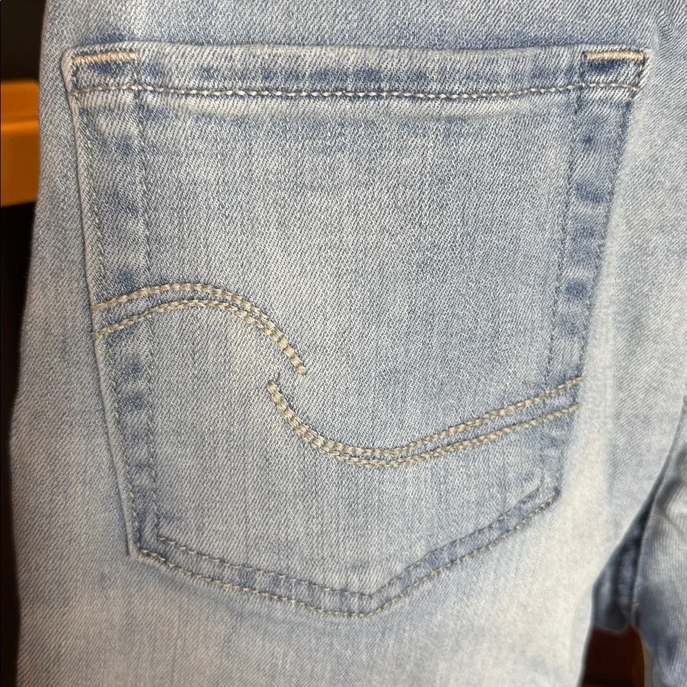Signature by Levi Strauss & Co. Women's Mid Rise Slim Cuffed Jeans Size 4 / 27 - Picture 12 of 15